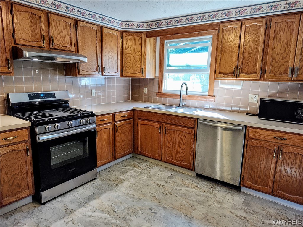 109 Losson Road Cheektowaga, NY 14227 - Photo 9 of 42