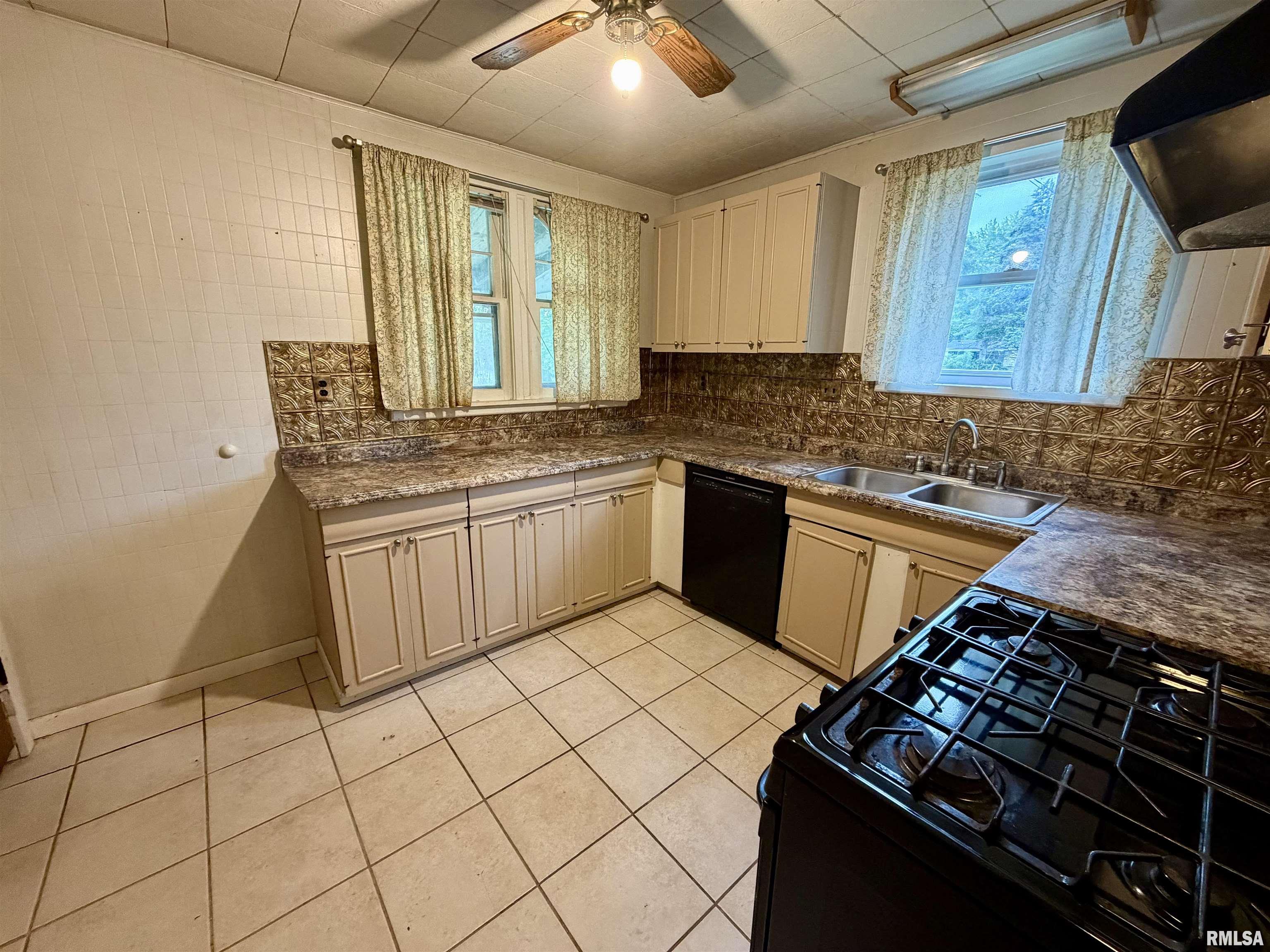 332 East Summit Street Macomb, IL 61455 - Photo 5 of 11