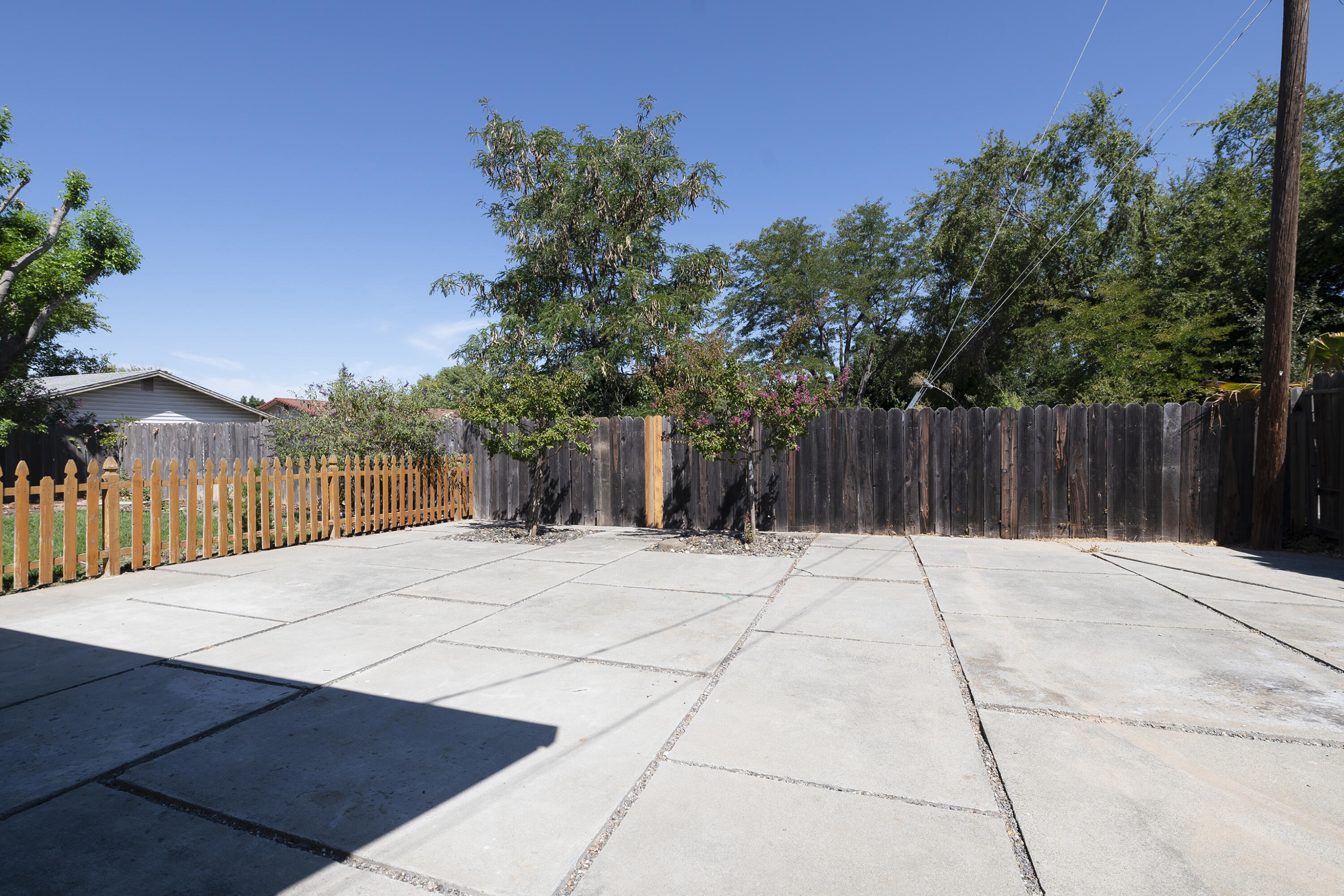 601 Green Street Willows, CA 95988 - Photo 19 of 23 a terrace with view of trees