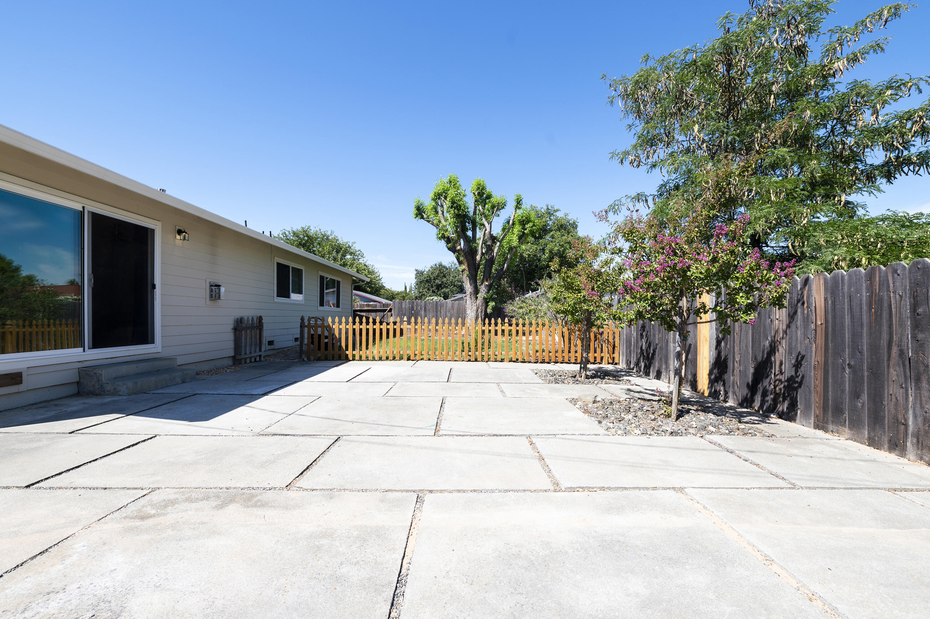 601 Green Street Willows, CA 95988 - Photo 22 of 23 a view of a backyard of the house