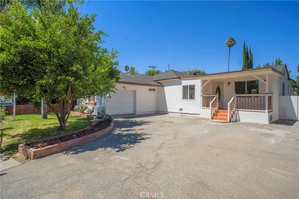 $4,000 | 19143 Jovan Street, Tarzana, CA 91335