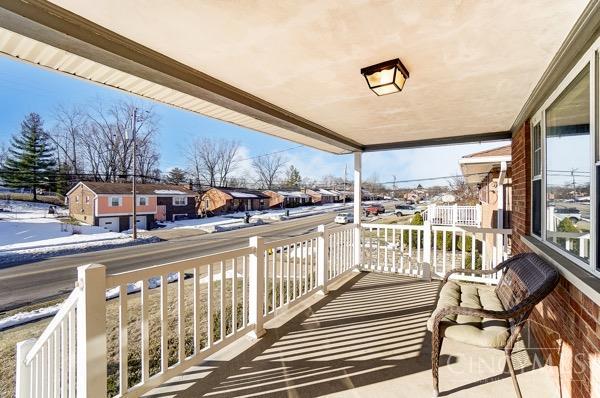5724 Lawrence Road Cincinnati, OH 45248 - Photo 4 of 44