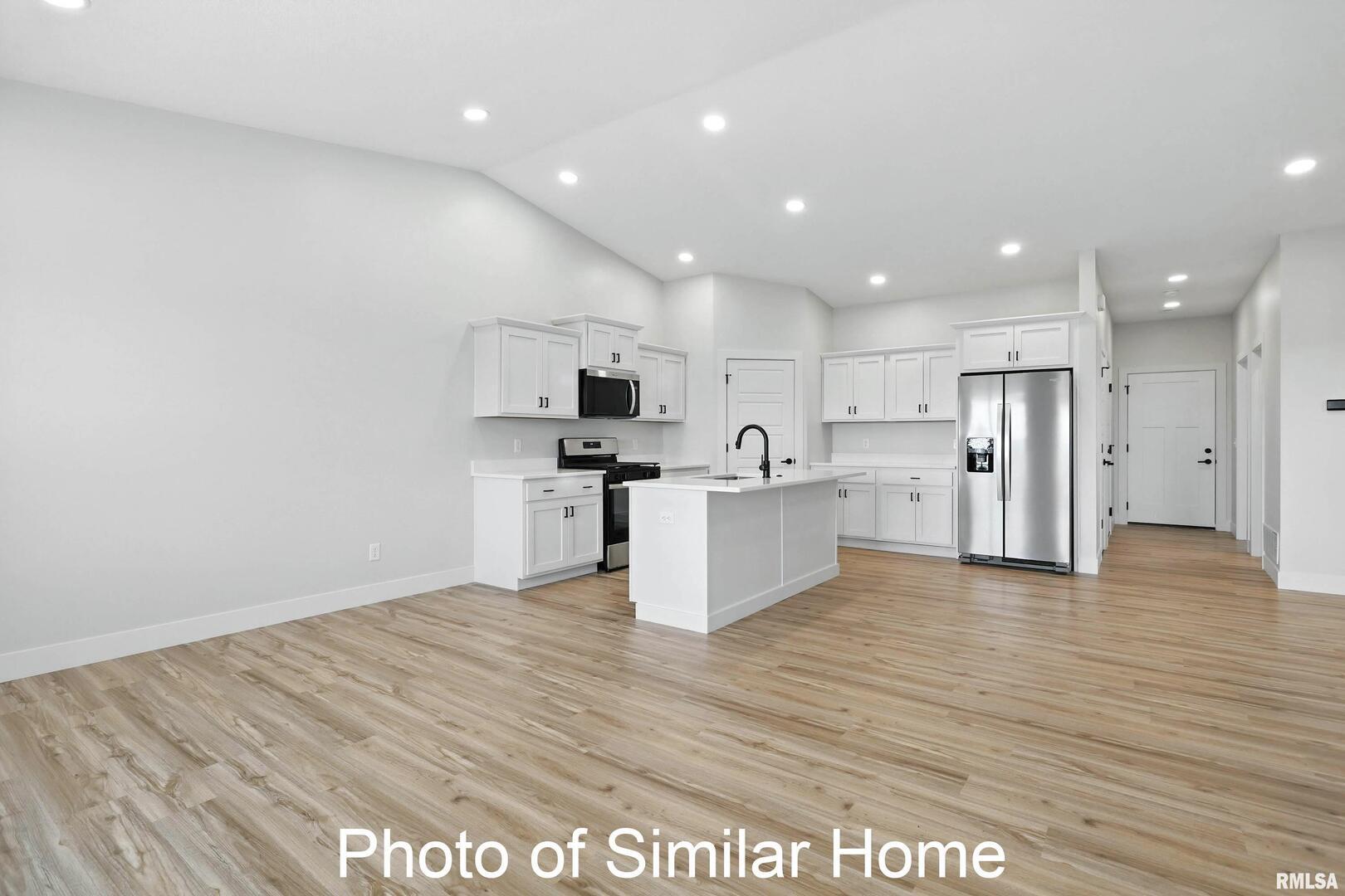 424 North 2nd Street Eldridge, IA 52748 - Photo 13 of 35