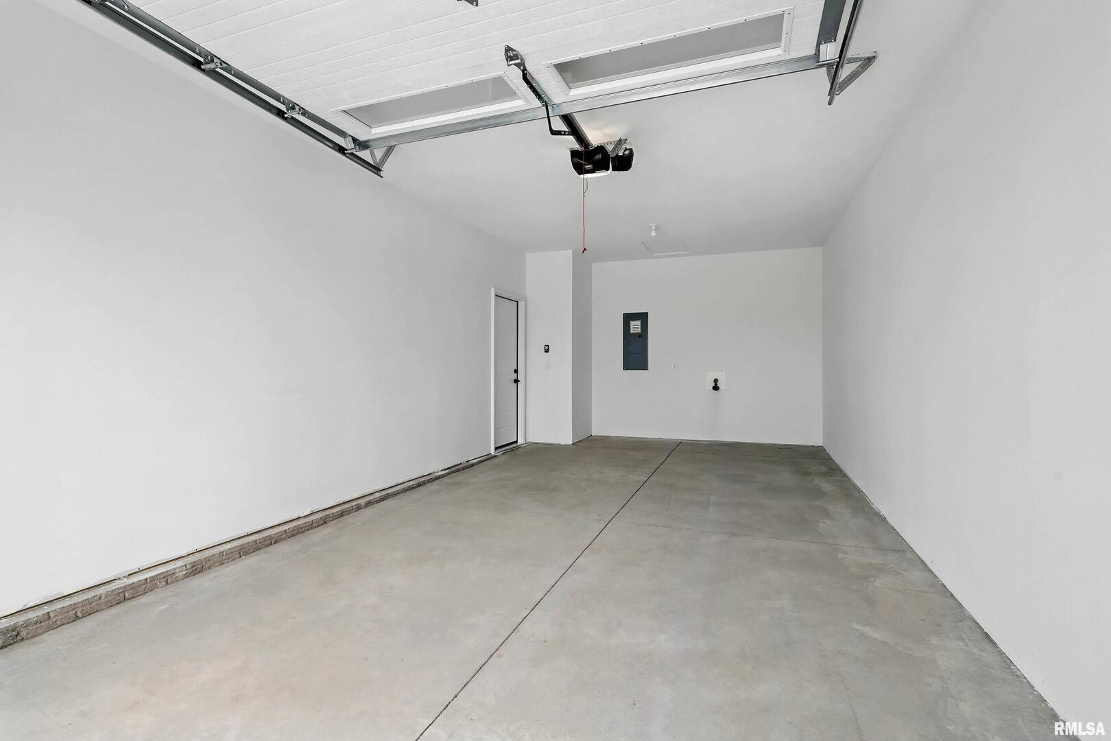 424 North 2nd Street Eldridge, IA 52748 - Photo 33 of 35