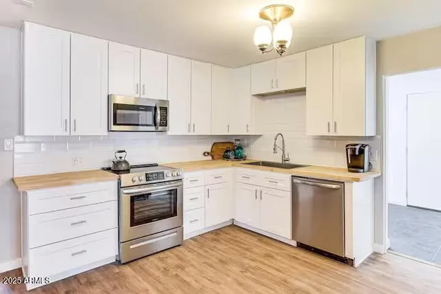 $350,000 | 2723 Towell Street, Overgaard, AZ 85933