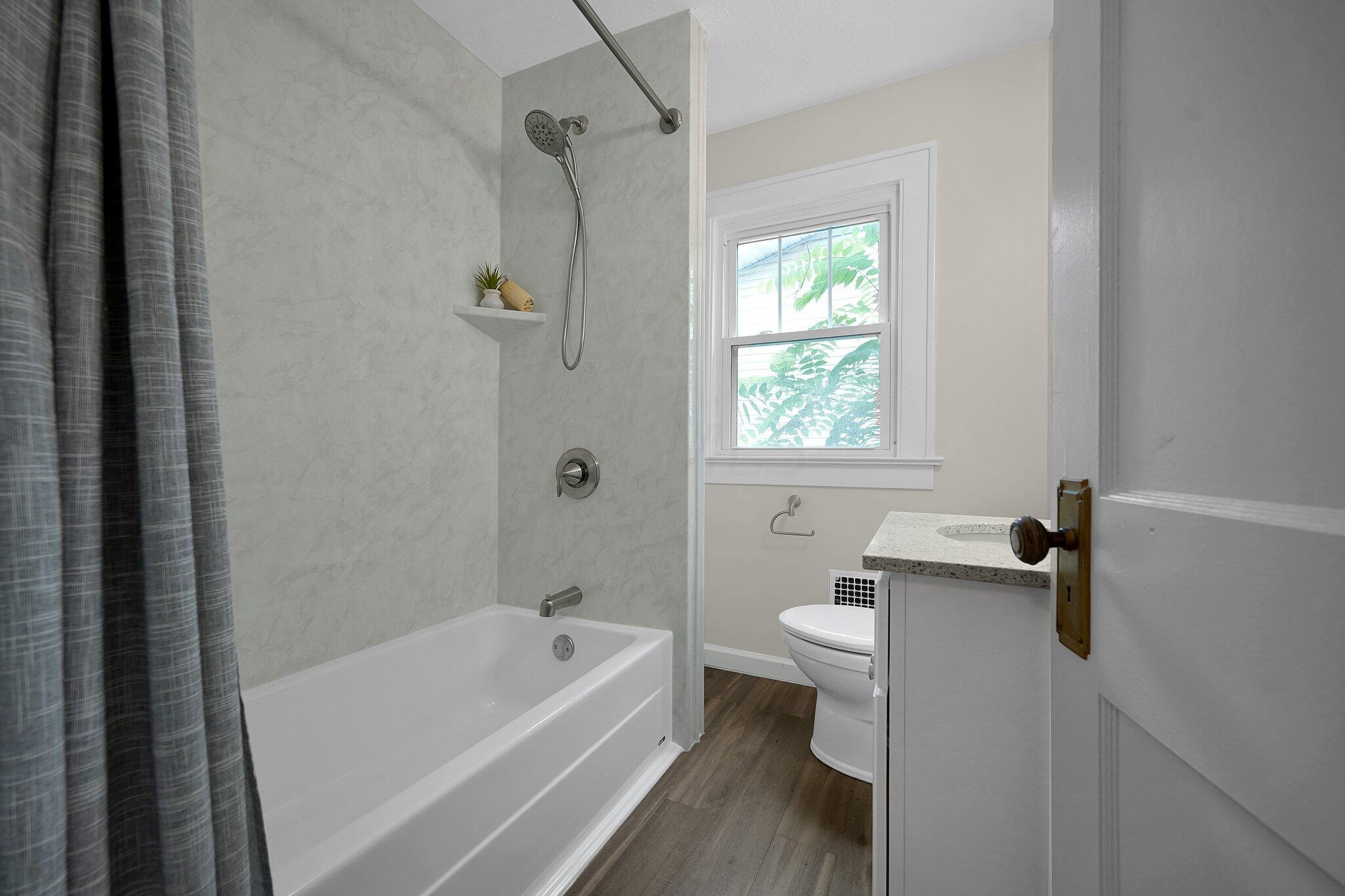 203 East Pacemont Road Columbus, OH 43202 - Photo 24 of 38 26-web-or-mls-203-e-pacemont-rd