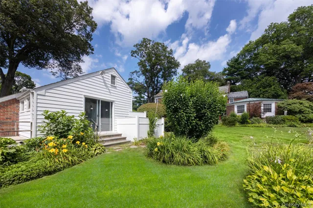 $1,875,000 | 9 Oxford Road, White Plains, NY 10605