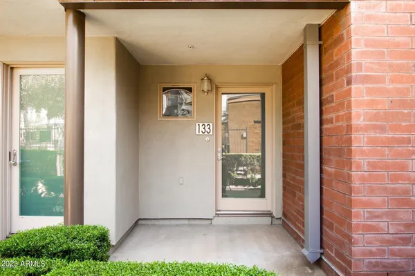$2,095 | 525 West Lakeside Drive, Unit 133, Tempe, AZ 85281