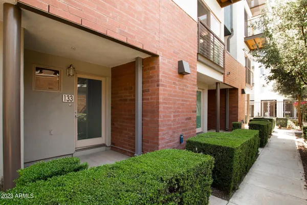 $2,095 | 525 West Lakeside Drive, Unit 133, Tempe, AZ 85281