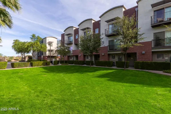 $2,095 | 525 West Lakeside Drive, Unit 133, Tempe, AZ 85281