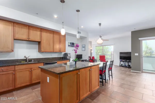 $2,095 | 525 West Lakeside Drive, Unit 133, Tempe, AZ 85281