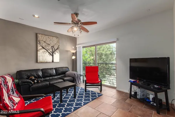 $2,095 | 525 West Lakeside Drive, Unit 133, Tempe, AZ 85281