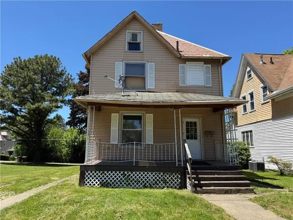$35,000 | 818 South Oakland Avenue, Sharon, PA 16146