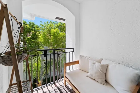 $499,000 | 3245 Northeast 184th Street, Unit 13402, Aventura, FL 33160