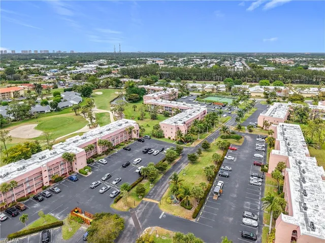 $1,450 | 150 Turtle Lake Court, Unit 309, Naples, FL 34105