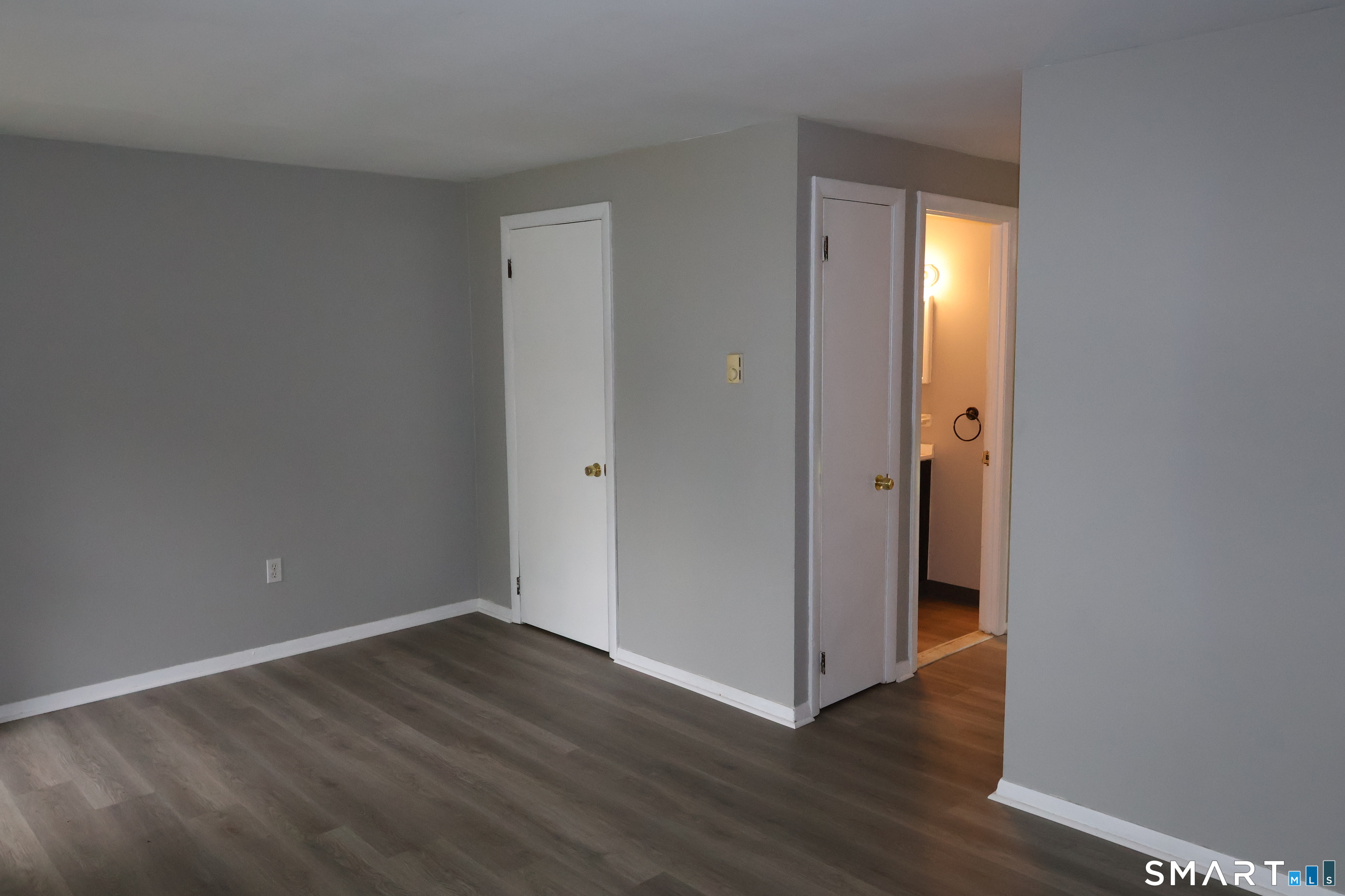 353 Scott Road Waterbury, CT 06705 - Photo 3 of 11