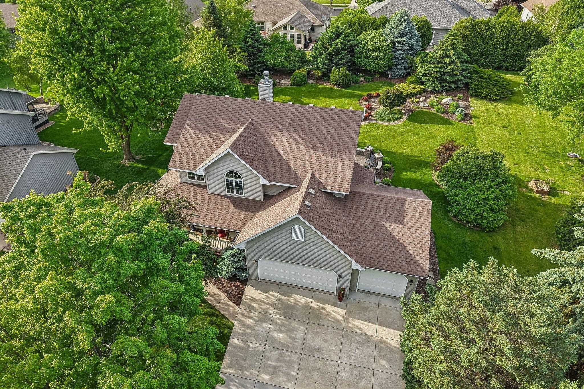 920 Lexington Way Waunakee, WI 53597 - Photo 2 of 64