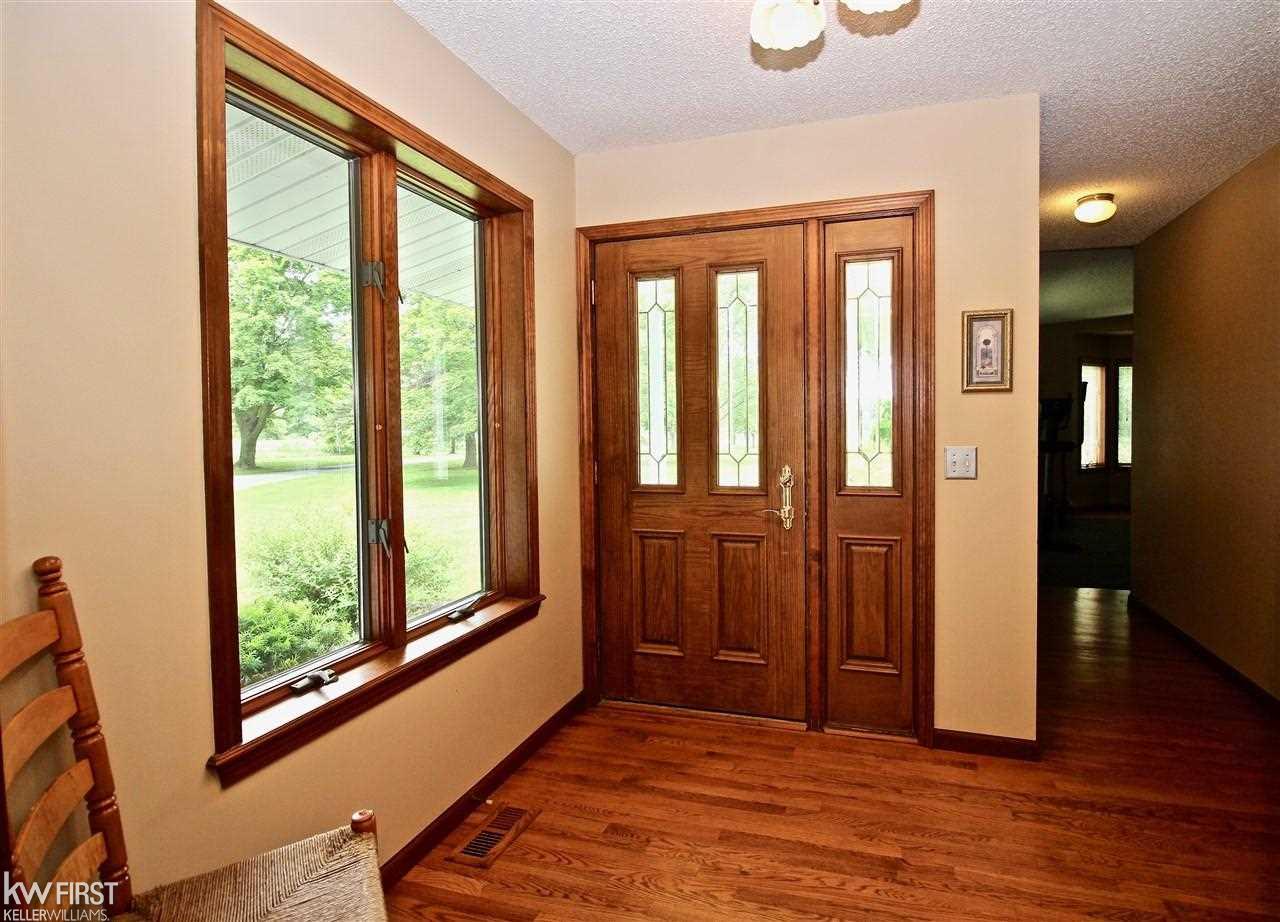 11163 West Mount Morris Road Flushing, MI 48433 - Photo 5 of 58 21466578-4.JPG