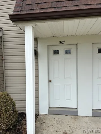 $1,600 | 307 Cayuga Road, Amherst, NY 14221