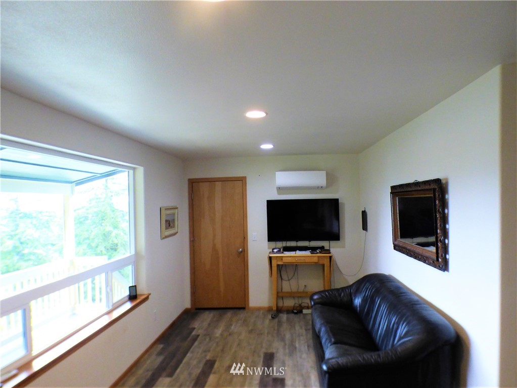 757 Taylor Road Kalama, WA 98625 - Photo 7 of 10 Gallery Image 7
