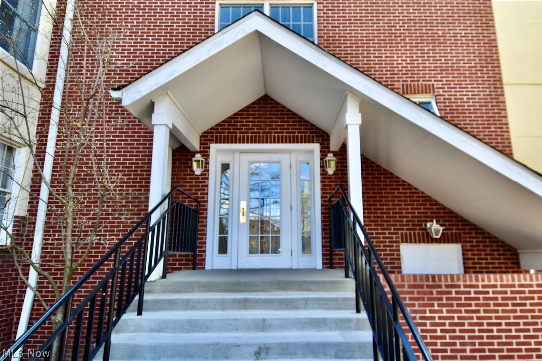 22481 Center Ridge Road, Unit 102 Rocky River, OH 44116 - Photo 3 of 21 Gallery Image 3