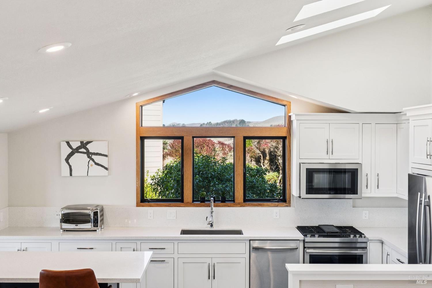 301 Sanderling Court Bodega Bay, CA 94923 - Photo 19 of 49