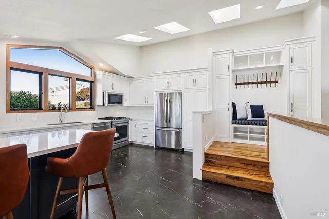 $1,925,000 | 301 Sanderling Court, Bodega Bay, CA 94923