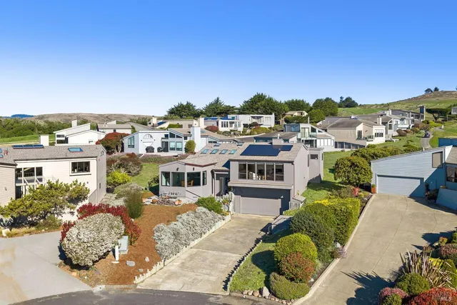 $1,925,000 | 301 Sanderling Court, Bodega Bay, CA 94923