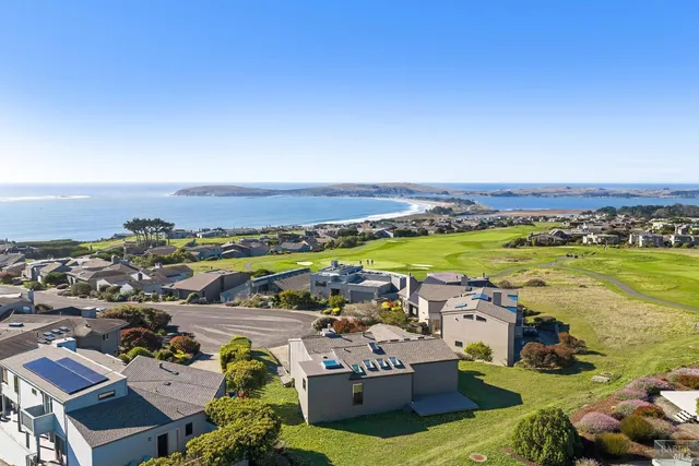 $1,925,000 | 301 Sanderling Court, Bodega Bay, CA 94923