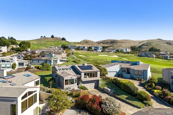 $1,849,000 | 301 Sanderling Court, Bodega Bay, CA 94923