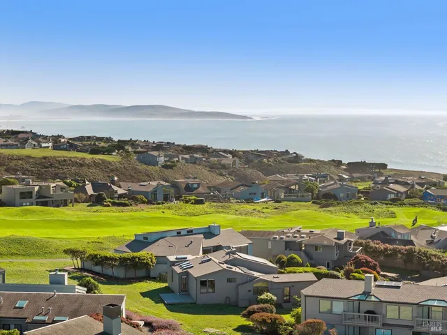 $1,925,000 | 301 Sanderling Court, Bodega Bay, CA 94923