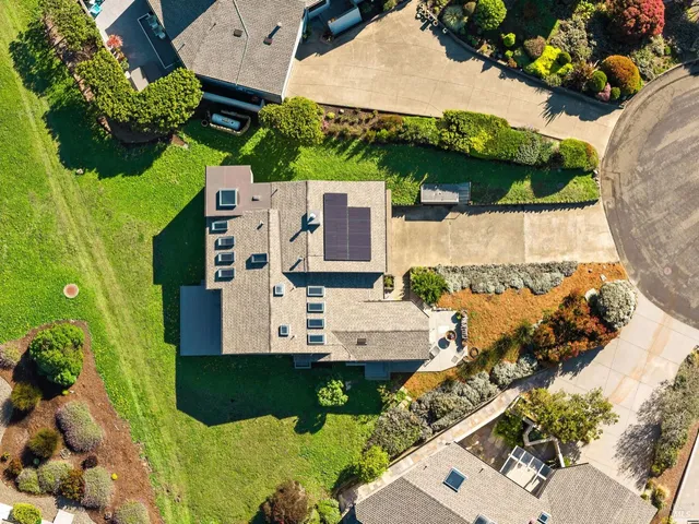 $1,925,000 | 301 Sanderling Court, Bodega Bay, CA 94923