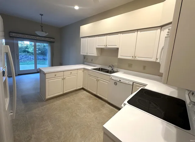 $359,000 | 3225 South Coppertree Drive, Bloomington, IN 47401