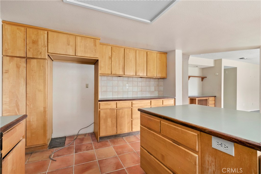 1703 South Tara Ridge Court Colton, CA 92324 - Photo 12 of 59