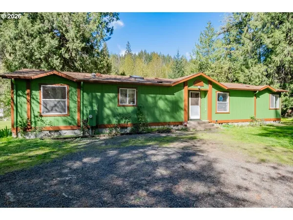 $680,000 | 42927 Island Inn Drive, Lebanon, OR 97355
