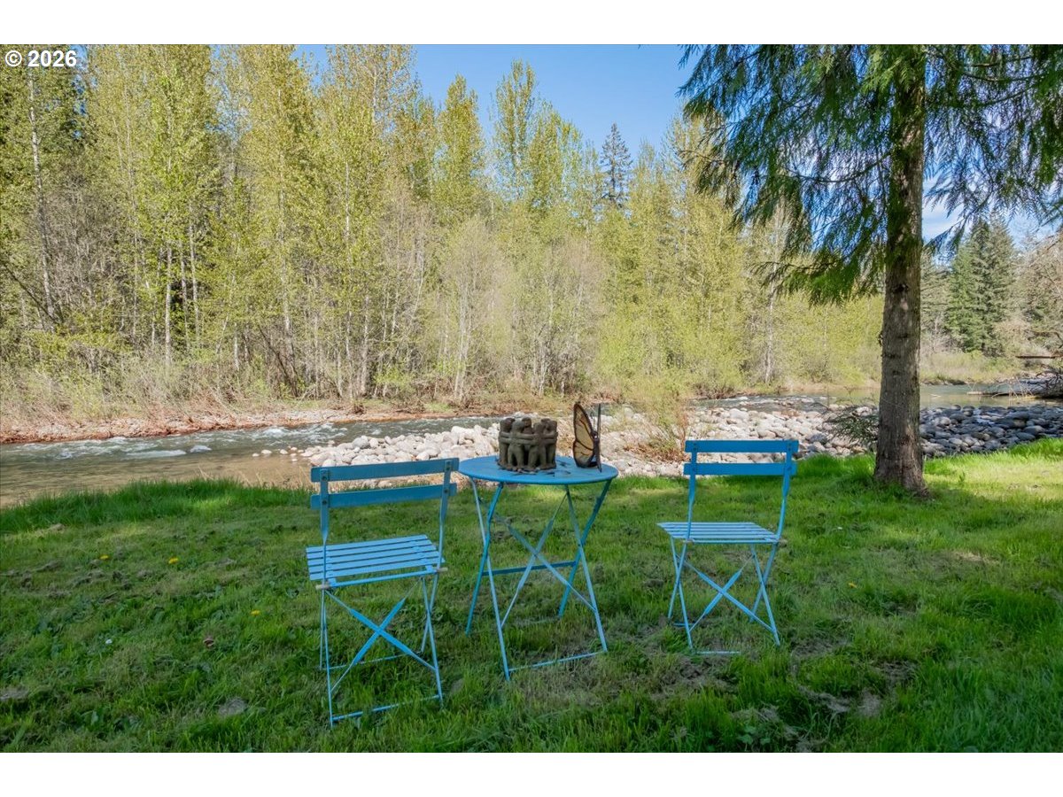 42927 Island Inn Drive Lebanon, OR 97355 - Photo 13 of 45