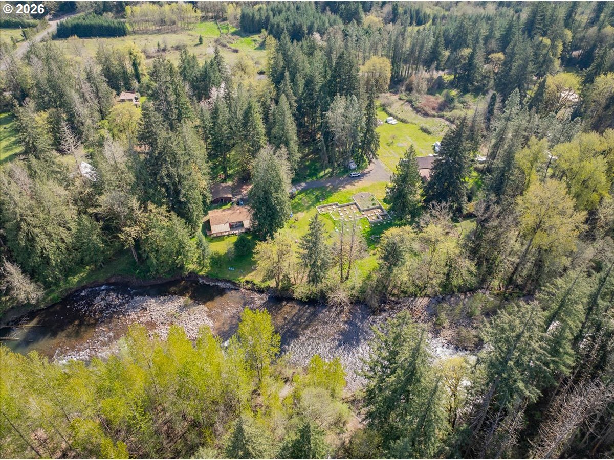 42927 Island Inn Drive Lebanon, OR 97355 - Photo 18 of 45