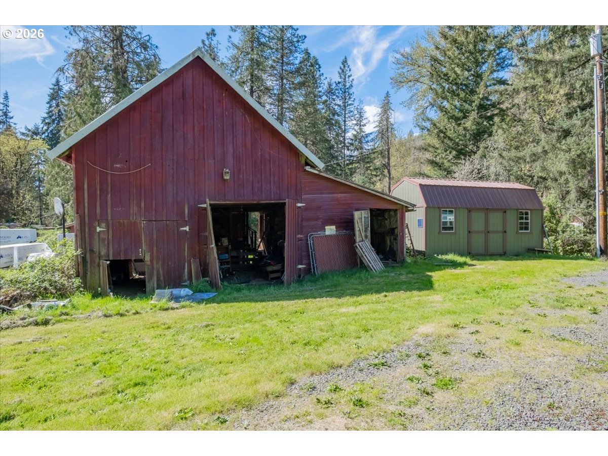 42927 Island Inn Drive Lebanon, OR 97355 - Photo 20 of 45