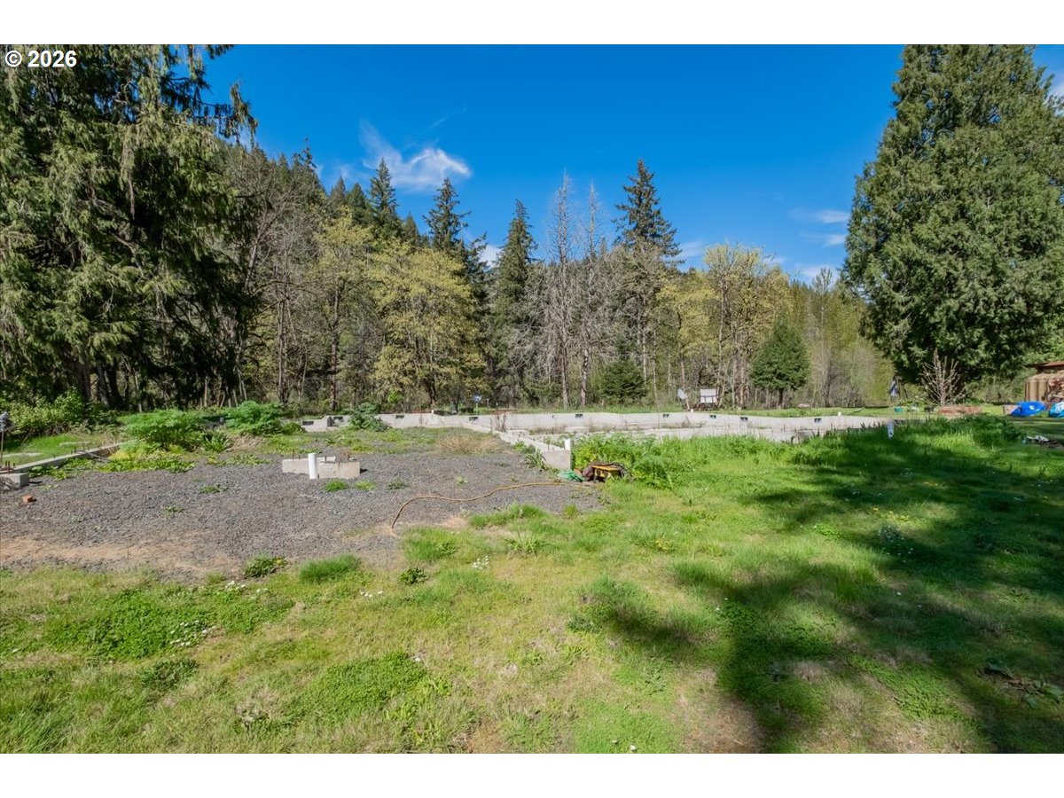 42927 Island Inn Drive Lebanon, OR 97355 - Photo 22 of 45