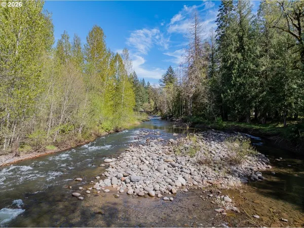 $680,000 | 42927 Island Inn Drive, Lebanon, OR 97355