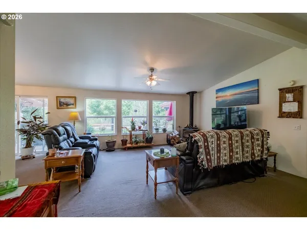 $680,000 | 42927 Island Inn Drive, Lebanon, OR 97355