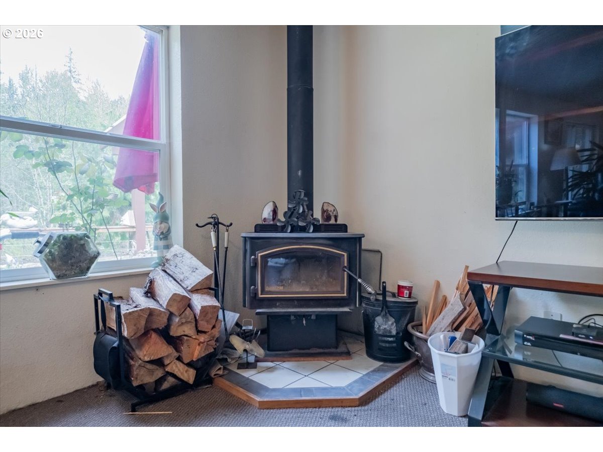 42927 Island Inn Drive Lebanon, OR 97355 - Photo 33 of 45