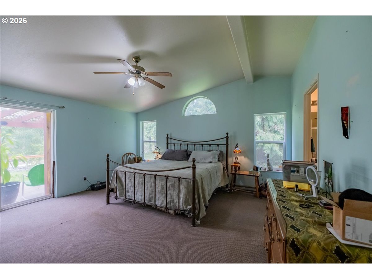 42927 Island Inn Drive Lebanon, OR 97355 - Photo 39 of 45