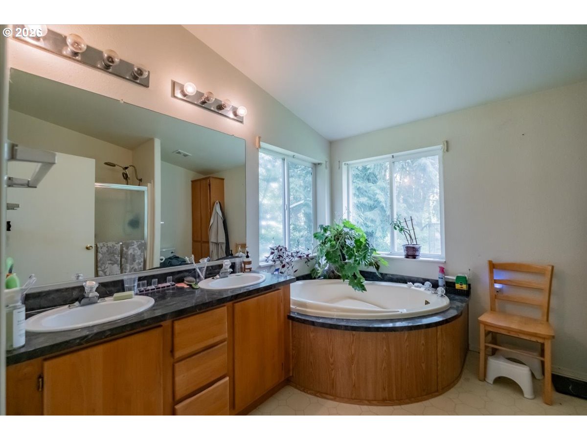 42927 Island Inn Drive Lebanon, OR 97355 - Photo 40 of 45