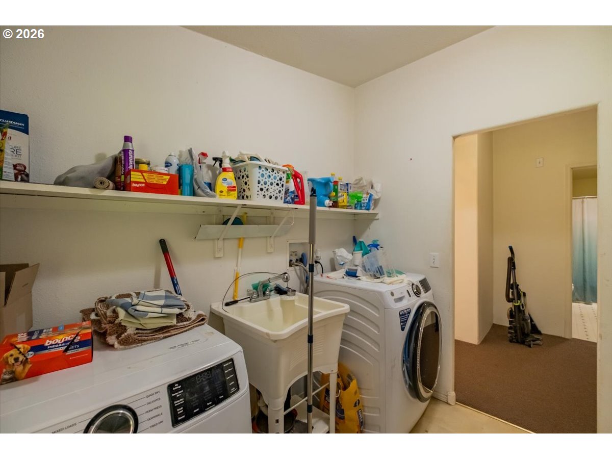 42927 Island Inn Drive Lebanon, OR 97355 - Photo 44 of 45