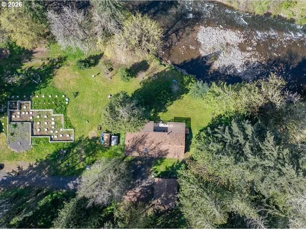 $680,000 | 42927 Island Inn Drive, Lebanon, OR 97355