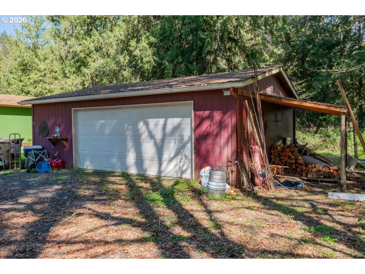 42927 Island Inn Drive Lebanon, OR 97355 - Photo 6 of 45