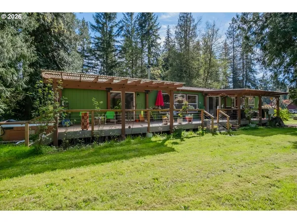 $680,000 | 42927 Island Inn Drive, Lebanon, OR 97355