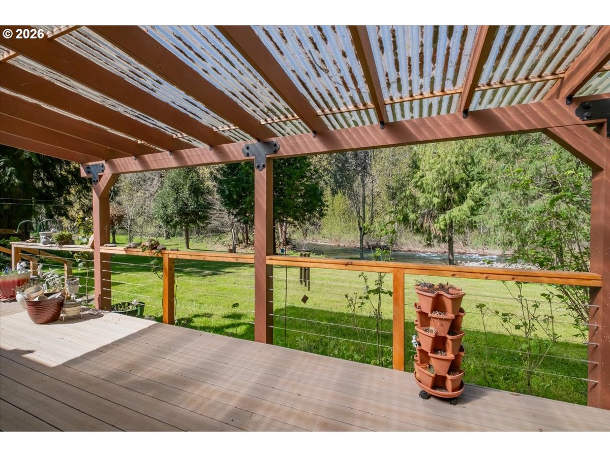 42927 Island Inn Drive Lebanon, OR 97355 - Photo 9 of 45