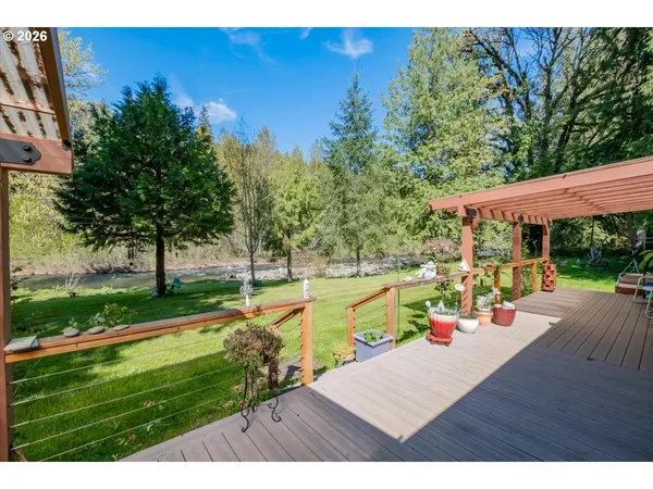 $680,000 | 42927 Island Inn Drive, Lebanon, OR 97355